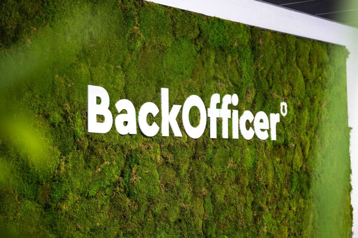 Backofficer 2