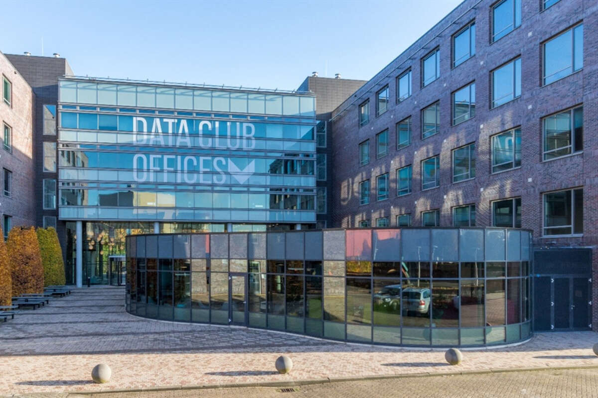 Data office club